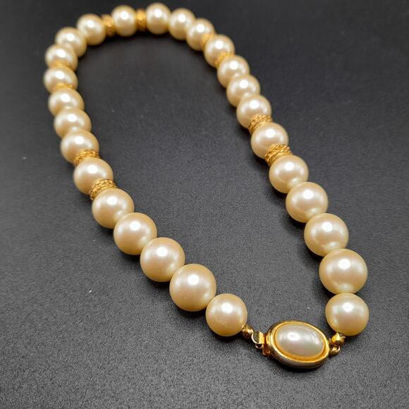 Vintage Carolee Glass Pearl Necklace, Gold Pearl Box Clasp, 17" - Picture 6 of 9